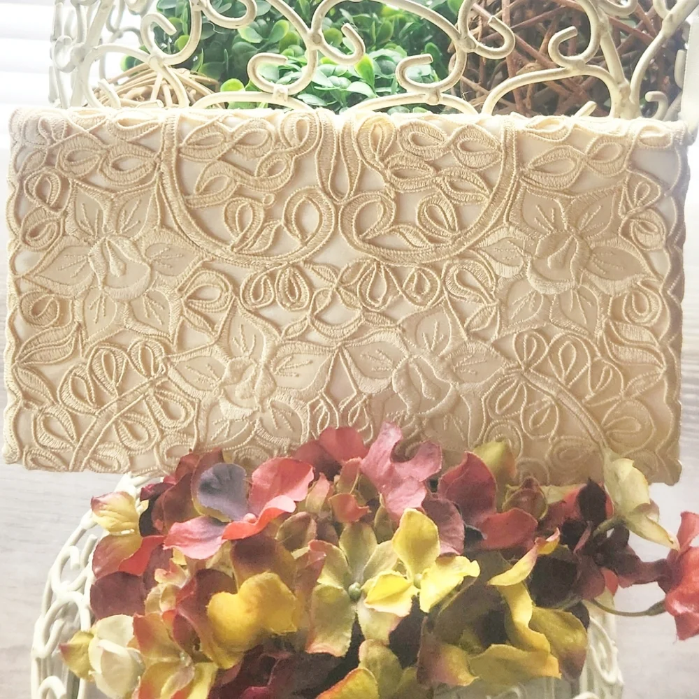 Jusi Silk Wedding Clutch Purse - Picture 4 of 6